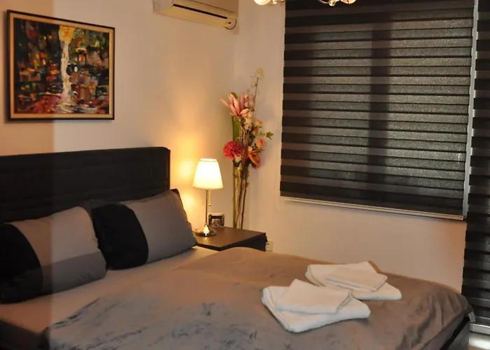 City Apartment Varna Apartman *